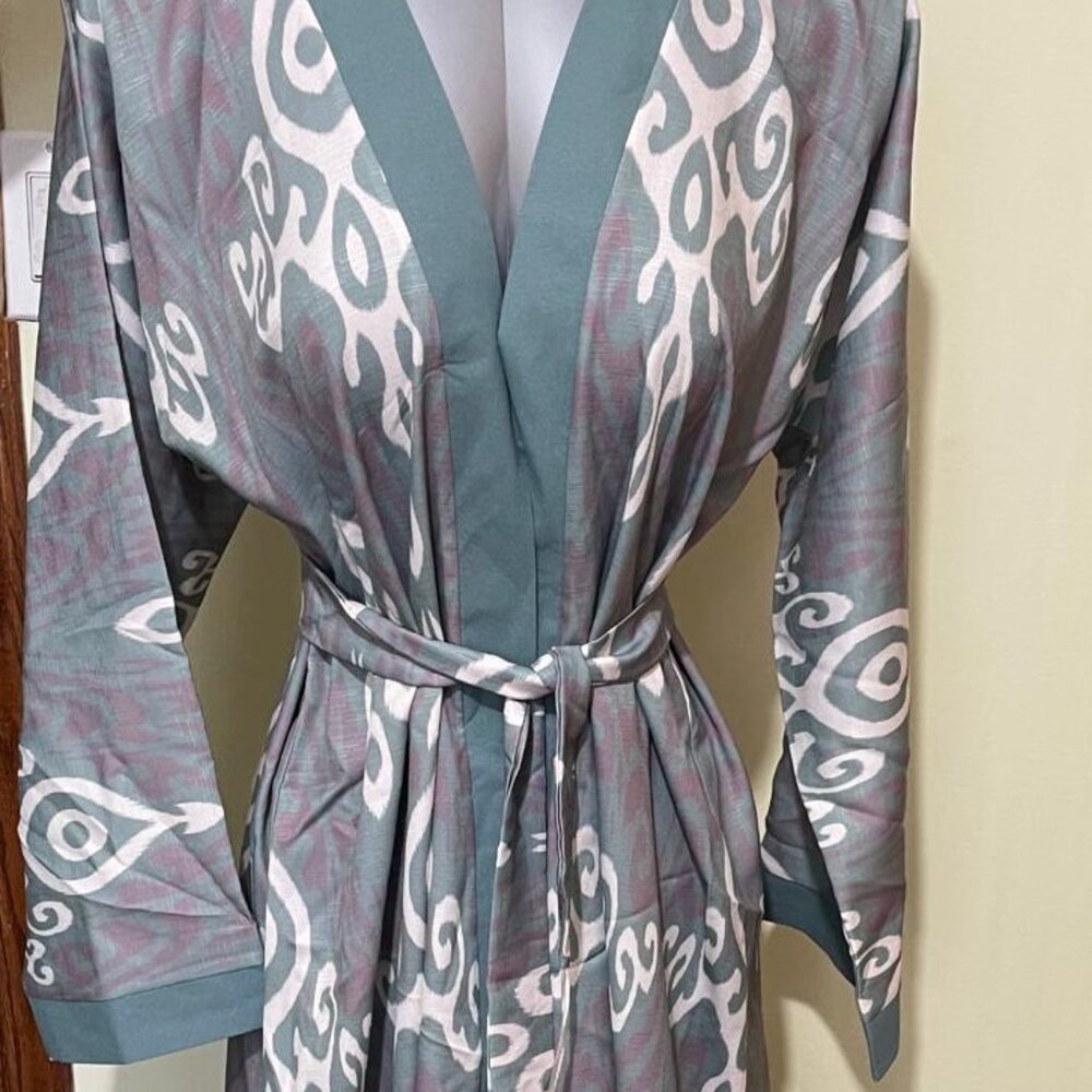 New Uzbek Women's Robe Size: M- L